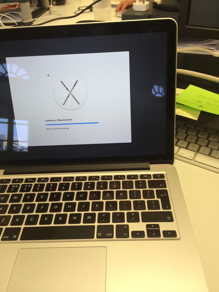 AdamWalsh123's tweet image. Been like this for minutes now... #whydidiupdate