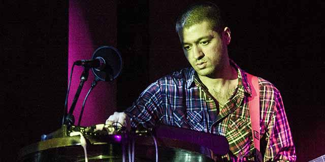 LiveAtEMERGE's tweet photo. His first album was One Way Circle in 2006. He is ________ #MTVSpiro #SpiroContest

A. Donn Bhat
B. Mukesh Bhatt http://t.co/kaQu85ElvN