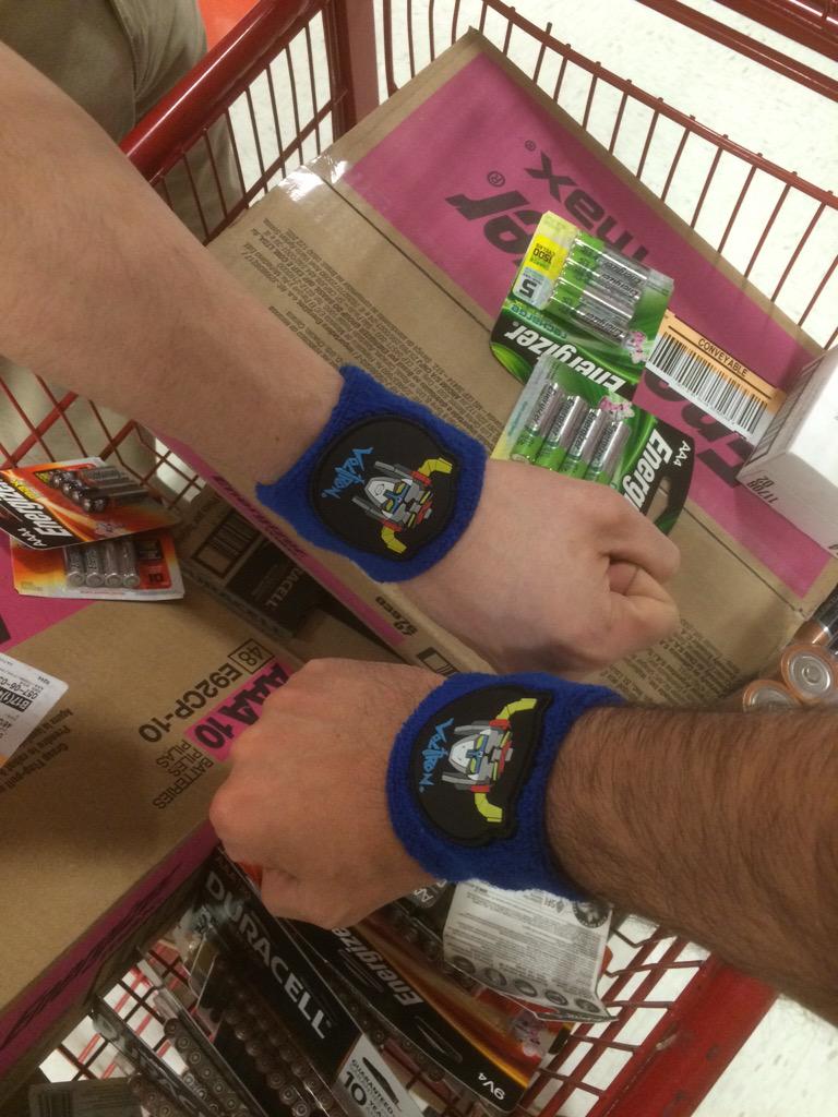 SethBuell81's tweet photo. Filling batteries! #Voltron #LogisticsNerds #80sCartoons #OneOfUsWasntEvenBorn http://t.co/mUxzpqqJOU