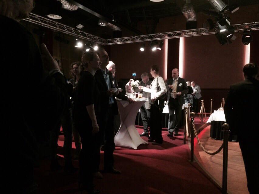 Moerdijkse_stem's tweet photo. Het Moerdijkse Ondernemersontbijt 2015 kan beginnen! Gastspreker vandaag is @KarlRaats #netwerken http://t.co/K8dcW54RRT