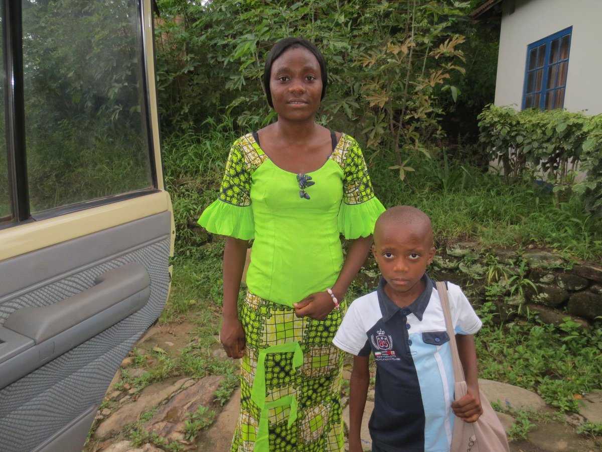 matadisupport's tweet photo. Stopped in Kimpese on our way to Kinshasa for our flight back home tomorrow. http://t.co/VEgqVx7Wto http://t.co/tr2HkJ5LDy