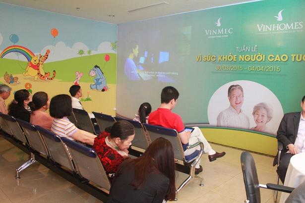 bvvinmec's tweet photo. “Tuần lễ vì sức khỏe người cao tuổi” dành tặng Cư dân Royal City http://t.co/wLlszAYHoR http://t.co/xjjvMrFXVH
