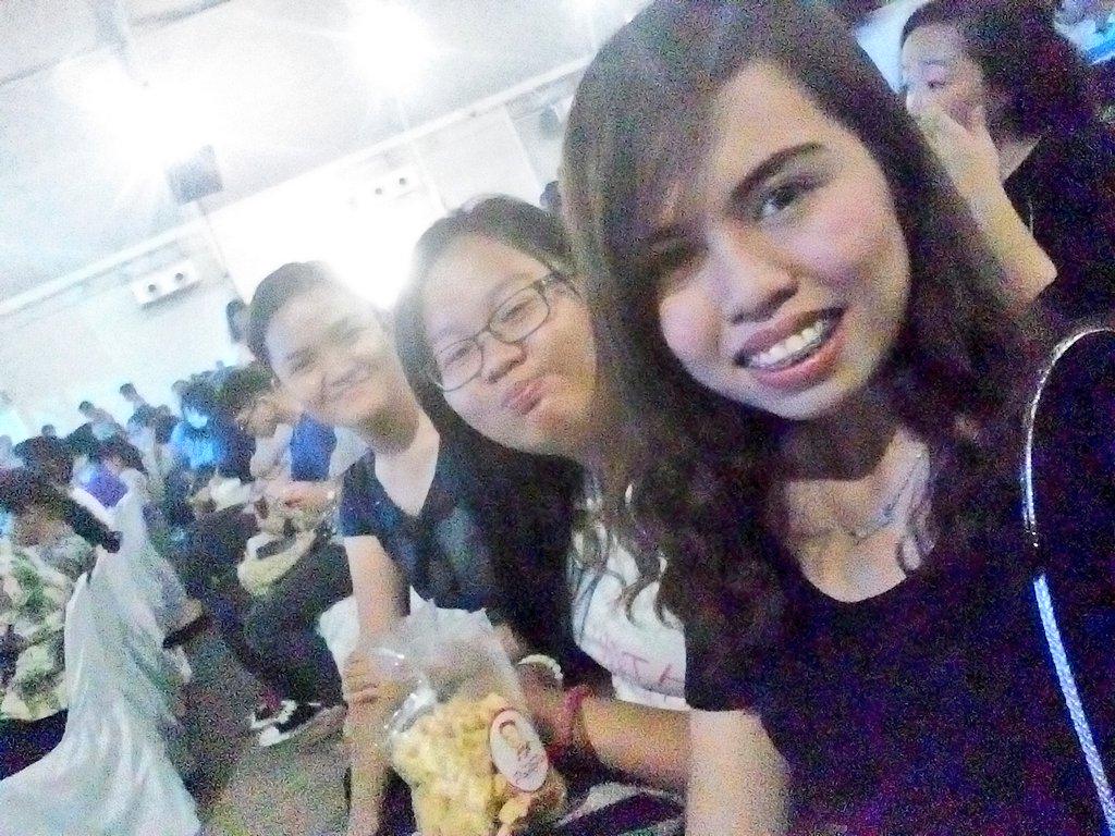 micahmichee's tweet photo. 1st day of #HWR2015 @AicameeDMbawa @bttyntntt :") http://t.co/FRnkDPIALJ