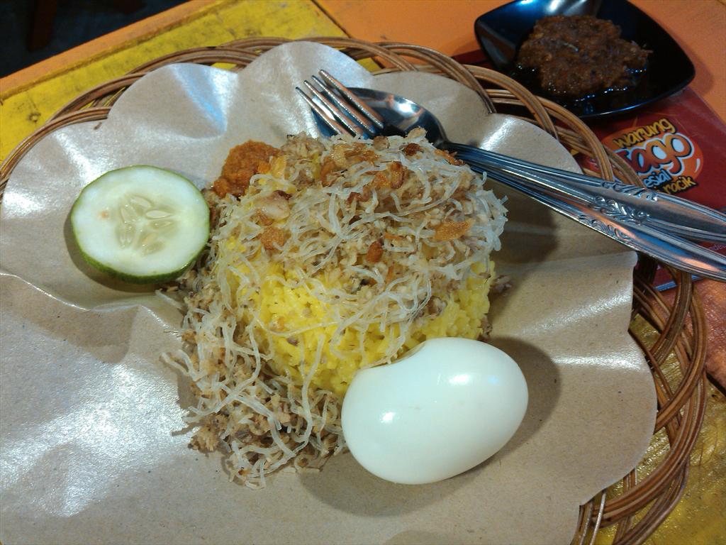 Nasi Kuning Gorontalo 11Rb By Warung Si Jago. 
Ready to Dine In &amp; Delivery till 10PM
#MakannyaTuhDisini