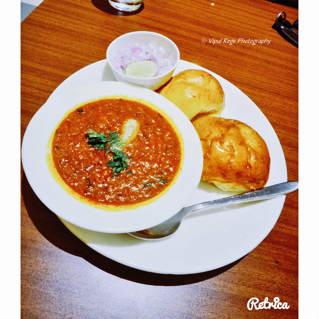 0xVeepul's tweet image. #PavBhaji #LegacyOfBombay #HotelFidalgo #Food #FoodPhotography #MobileClick #Samsung #KzOom #BeingPhotographer