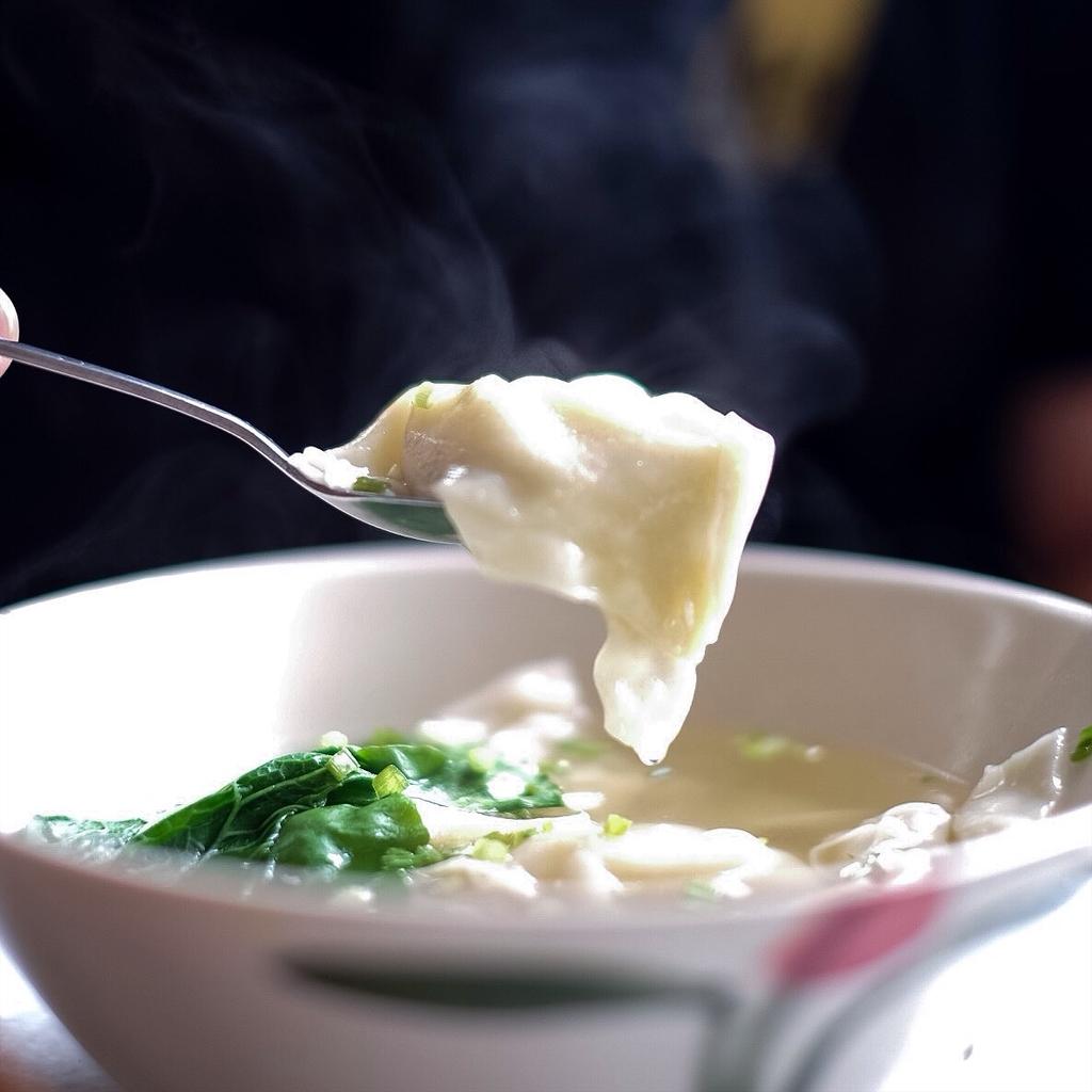 BangiSby's tweet photo. Warm your body with a bowl of "Prawn Wantan" in this cloudy sky.
It will help to boost your mood, Bangilicious. http://t.co/WQwHHd6y3t