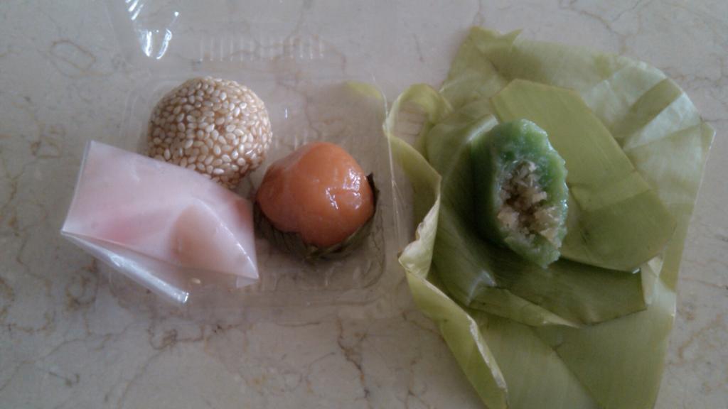 Yg mo diet, makan siang diganti nyemil jajan pasar aja. #jajanpasarmini <a href="/YFMovement/">Youth Food Movement</a> @IndiHikam