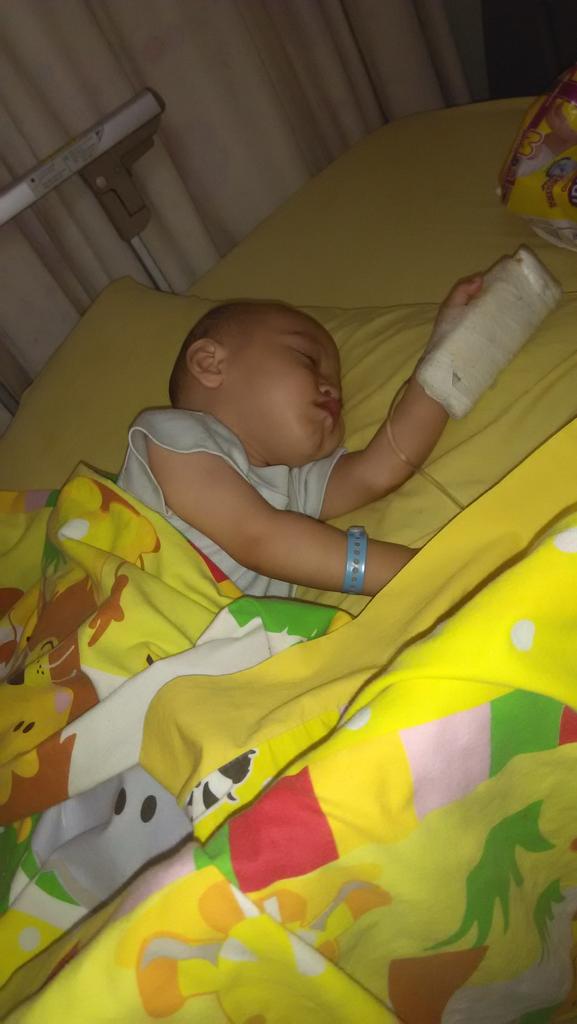 Leo_OneRoom's tweet photo. Doa kan untuk kesembuhan anak ku ..umar al farouq http://t.co/hSDs6Wq0LS
