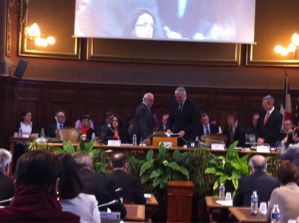 TarrisseChristo's tweet image. François Sauvadet est réélu à la présidence du #cg21 avec 28 voix contre 18 à Popard