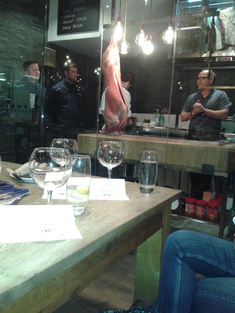 MajComm_Hamish's tweet photo. @brew_cafe @HGWalterLondon @MajesticCommcl incredible lamb masterclass with Jason #Easter #londonfoodie http://t.co/hycXM8eHcT