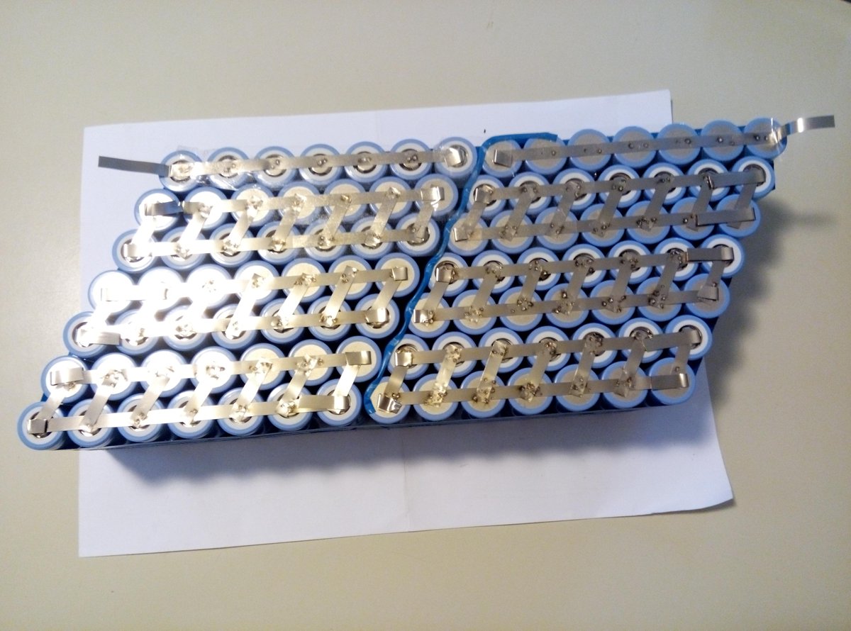 EVAlberti's tweet image. Big Battery! Pacco assemblato su misura da 1000 watt di energia 58,8 volt 4,7 kg e BMS da 30 Ampere #Bafang #BBS02.