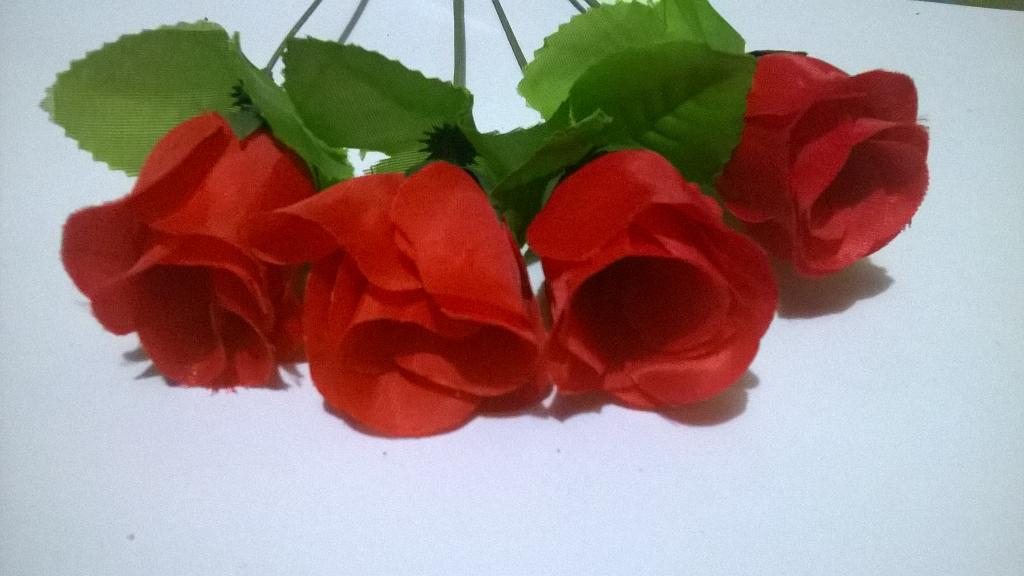 SittiUndug's tweet photo. Thank You for this ROSES 😊 #FreshRose #ILYT #BFC5 http://t.co/UmOzGvwrjj