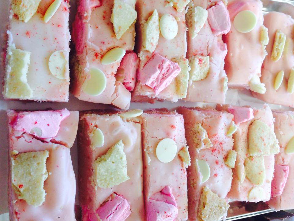 strawberry shortcake fudge