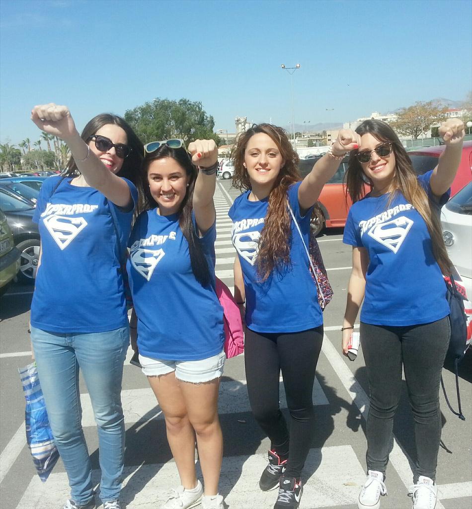Aliciamotilla's tweet photo. Esas superprofes! @reneegomez13 @Sonia_JusMi http://t.co/ojG0G28Gzj