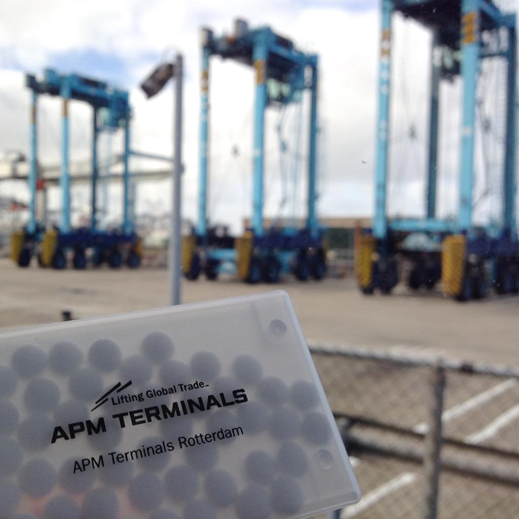 ErasmusESE's tweet image. Students visiting #Portofrotterdam for Port Bootcamp. Thanks @APMTRdam @ECTRotterdam @EFRBusinessWeek