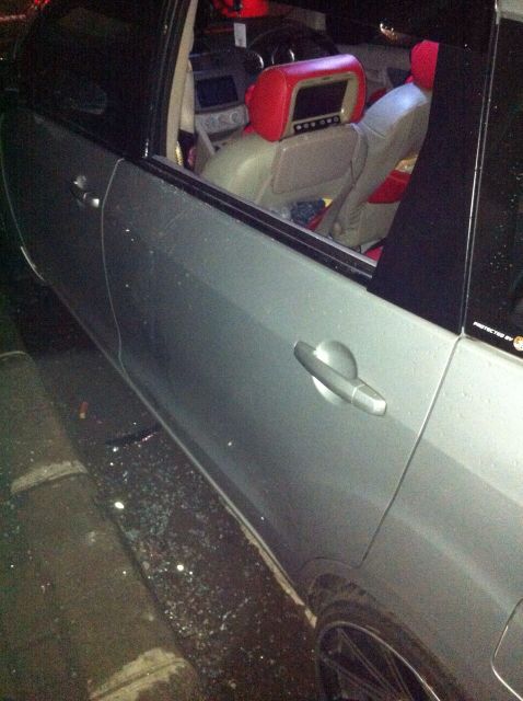 Hati2 ya temen, baru saja mobil om Boby dr <a href="/ERCI_Bekasi/">ERCI Bekasi</a> dibobol di ruko di Tambun, laptop nya raib <a href="/TMCPoldaMetro/">TMC Polda Metro Jaya</a>