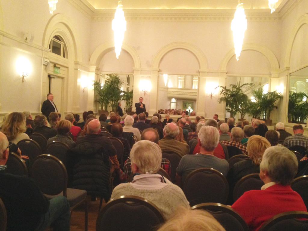 DavidTCDavies's tweet image. Wkg with an amazing group of #Monmouth volunteers. Thx to all those that stopped for a chat #VoteConservative #GE2015