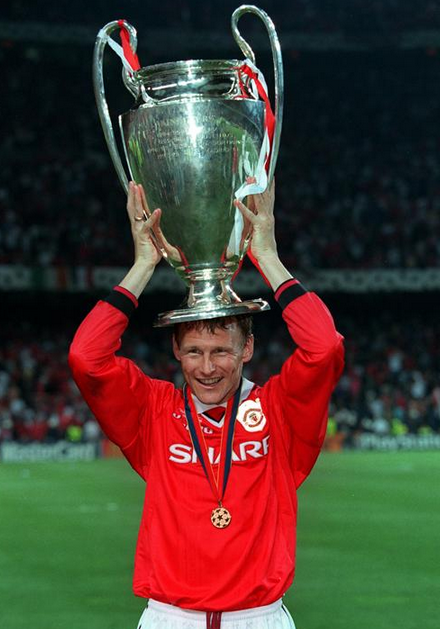 Happy birthday to Premier League legend Teddy Sheringham. He turns 49 today. 