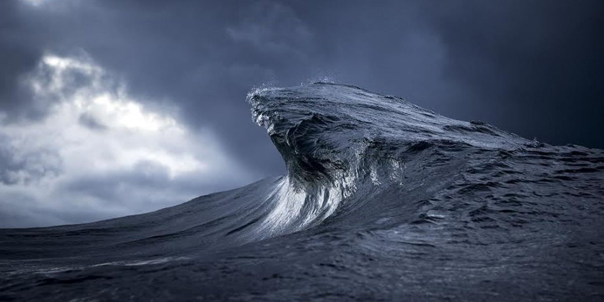 HuffPostGreen's tweet photo. Photographer sees waves in ways you've NEVER seen before http://t.co/1QMMrFcOh7 http://t.co/gYs3IPaaTV