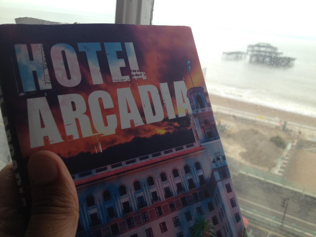 yashodunn's tweet image. Reading @HotelArcadia_ in #Brighton #wherebooksgo