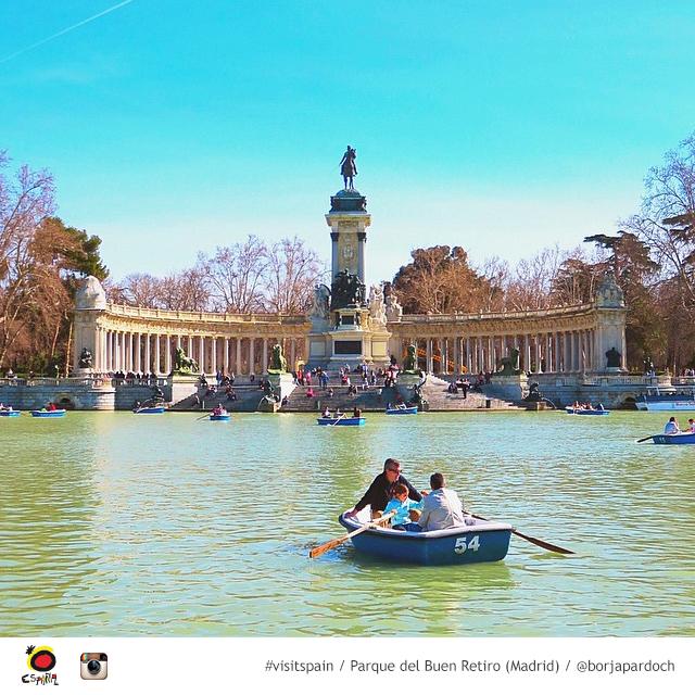 EspanaEnLatam's tweet photo. Spending the afternoon in the Retiro Park of #Madrid is and will always be a good idea ;) #spain #visitspain http://t.co/J7rmYO986H