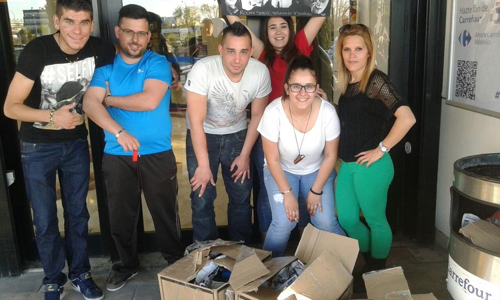 david_fedz's tweet photo. Gracias a todos por la sorpresa de ayer  @SandritaRubia19 @SergiioHz @yasmynapop @rochy_nicolas @Hernandezruizs http://t.co/vtOsuzo58n