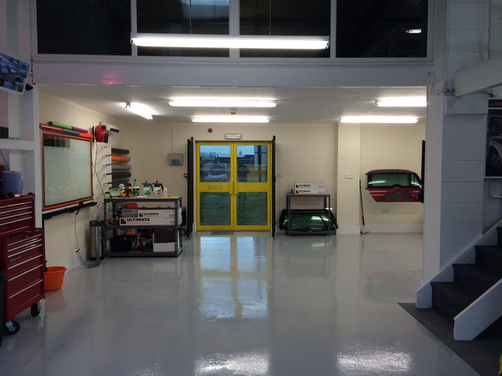 cheshirecustoms's tweet photo. Some pics of our workshop, and with full insurance &amp; CCTV, you can feel confident in bringing your car to us👍#quality http://t.co/QtRbrBHI9n