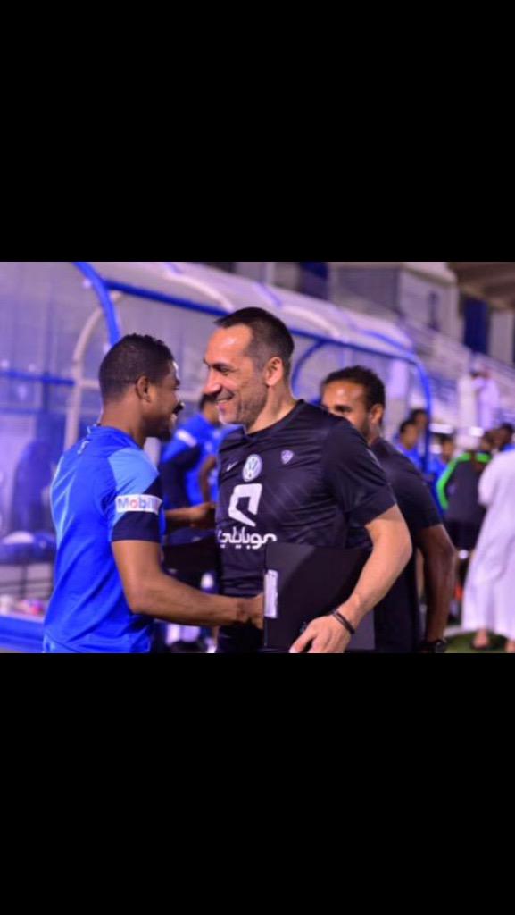 كم هلالي وهلاليه متواجد الآن ؟ يعمل ريتويت 🔃 .. ويضيف كل من عمل #ريتويت لهذه التغريدة 
#الهلال