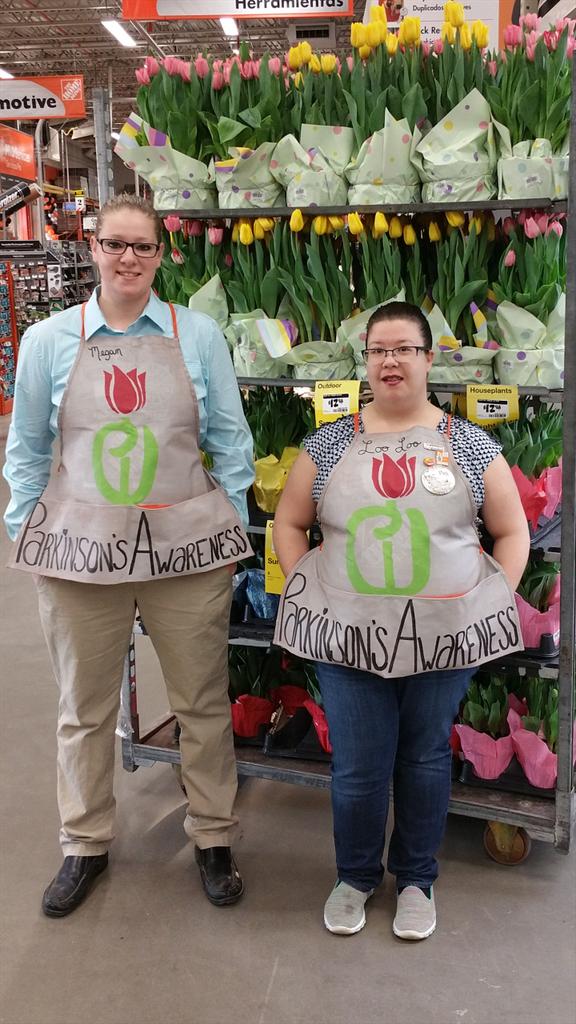 MeganStarNJ's tweet photo. Wearing our aprons to support Parkinson's Disease Awareness @MattKeatinghd @maggiemacias331 @JahnJoyce @misszvee0328 http://t.co/9Lu2pRD2yd