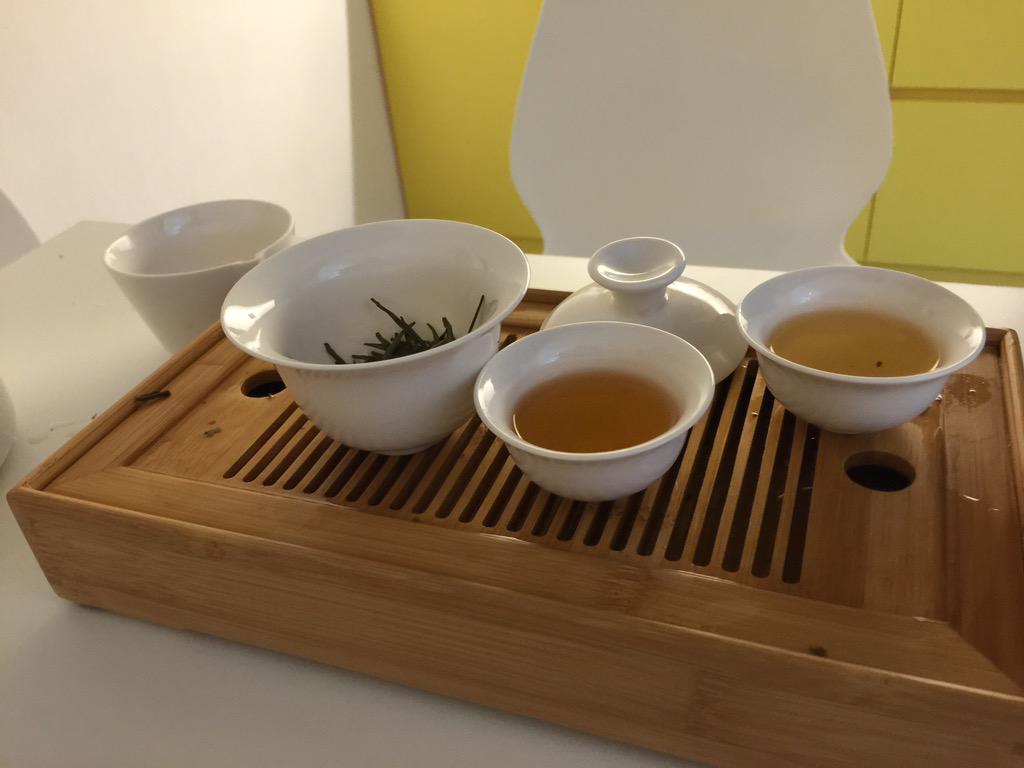 nzieber's tweet image. Thank you @ihrd for the delicious tea.  What a great #TeaTableProject experience! cc @teatableproject