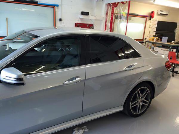 cheshirecustoms's tweet photo. Haven't tinted an E class for about 6 years, then last week we have 3 in 😳😳. 2 new 'uns &amp; a classic. 👍👍 http://t.co/Uos8JHr8Ef
