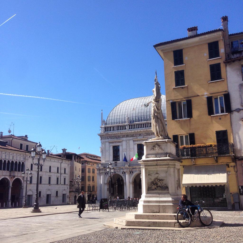 nicolinigiacomo's tweet photo. Bresciacity http://t.co/C0Ygim9WEt