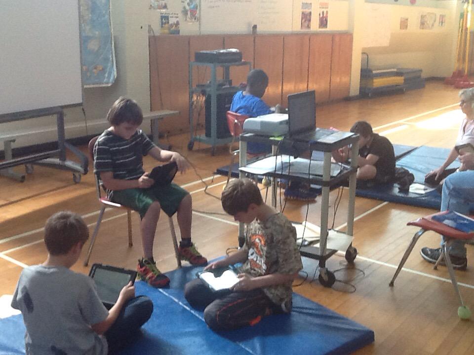 mharms7's tweet photo. Testing flight simulators! #pesflyingclub @ashlee_ciccone @TeachKPD http://t.co/tD0t6g0Tqp