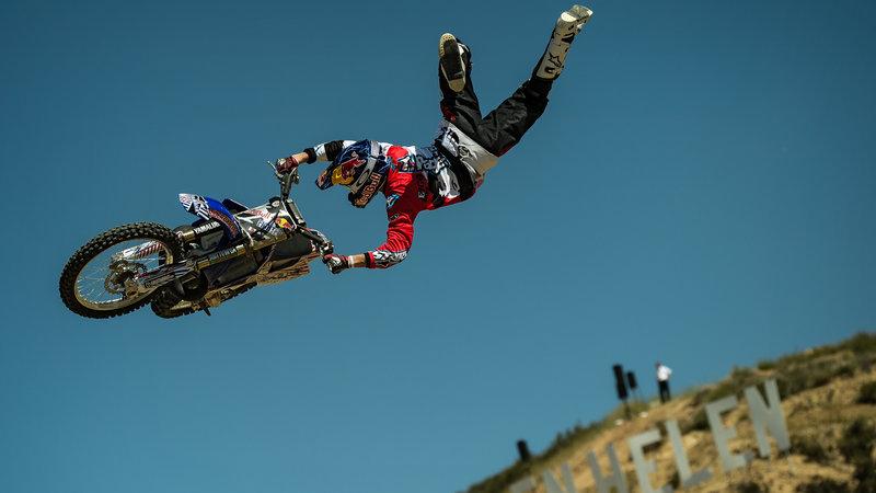 redbull's tweet photo. Sky high.
http://t.co/bZubEtDjg5 http://t.co/W09fXhqcID
