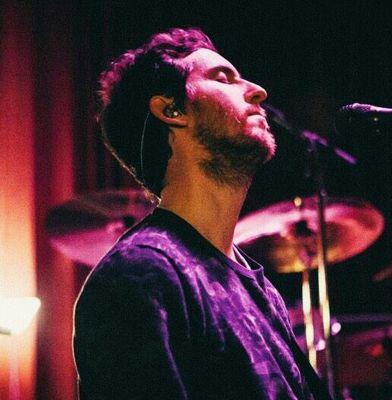 Happy birthday to this beautiful man, Jesse Carmichael. I love you baby 