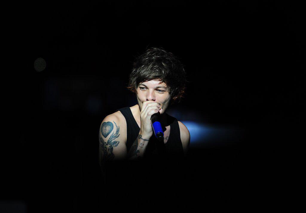 1D_NEWS_PHOTO's tweet photo. Louis &amp; Harry yesterday :) http://t.co/sQQeZWur48