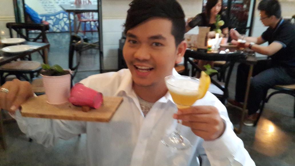indrabektiasli's tweet photo. Waah asik juga nih tempatnya dan makanannya juga enak yuk main sini sama keluarga atau pacar ke @HYDEkemang http://t.co/1J1DIWO9Qo