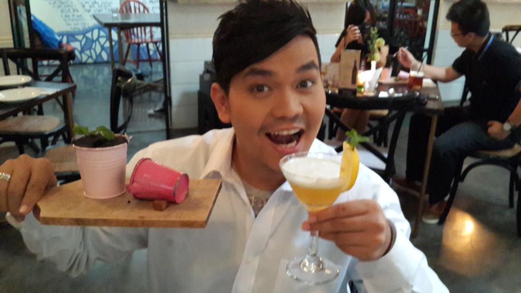 indrabektiasli's tweet photo. Waah asik juga nih tempatnya dan makanannya juga enak yuk main sini sama keluarga atau pacar ke @HYDEkemang http://t.co/1J1DIWO9Qo