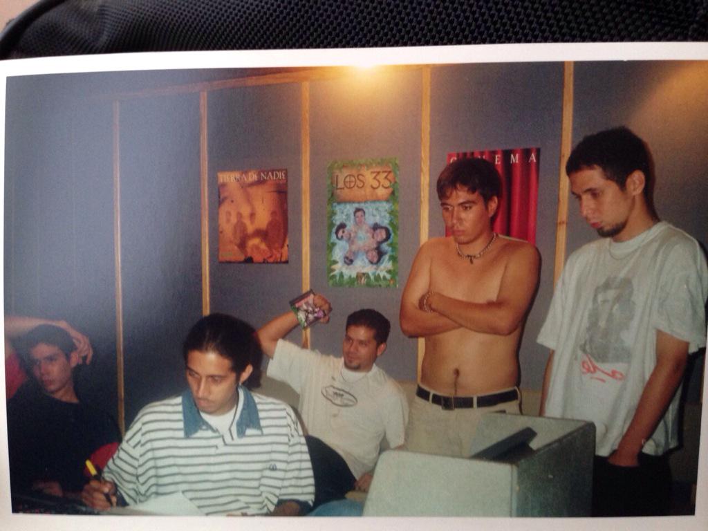 OsAlmirantes's tweet photo. #tbt Grabación del primer CD " El Ataque de Los Chispines Parte 1" #OsAlmirantes #LosChispines http://t.co/JJzf7VOpu9