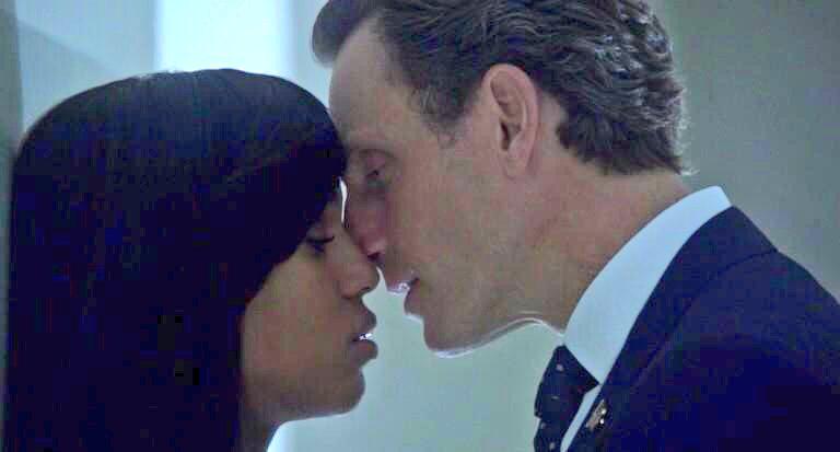 Reds_Logic's tweet photo. Ummm where else do noses make such deep, passionate love? #OlitzRecruitment http://t.co/lQyJgmZ0gz