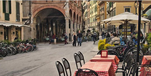 ZorpidisCA's tweet photo. An alfresco cafe, Pisa, Italy http://t.co/j7Qg2LePFl