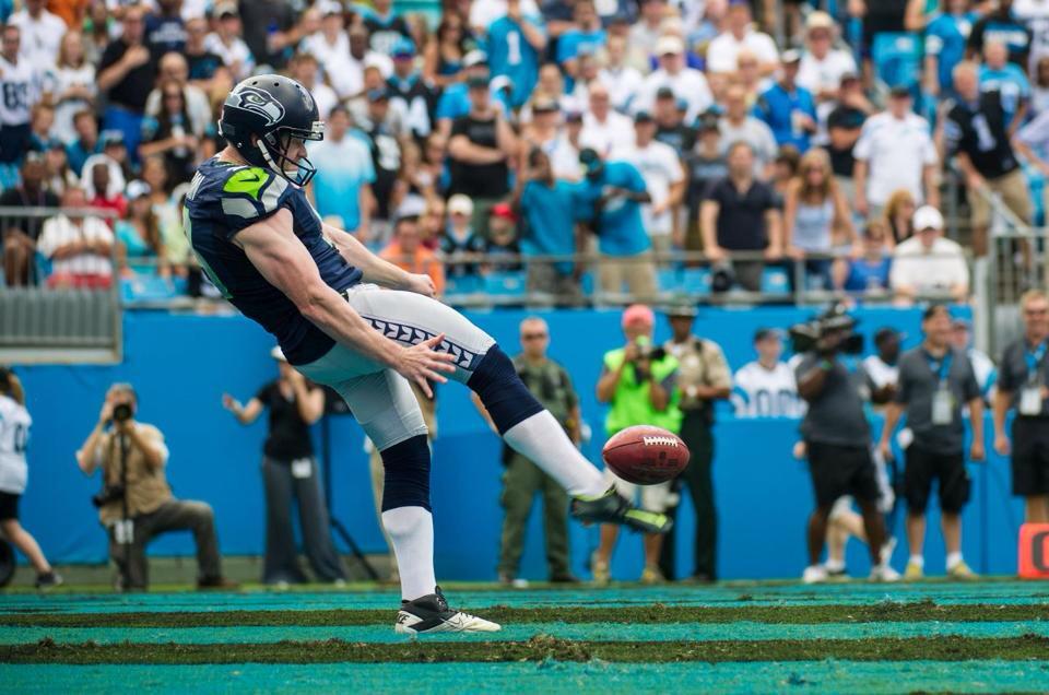 JonRyan9's tweet photo. #12's want this autographed 8x10? Just purchase "Has Anyone Seen My Pants" send proof and I'll send u one #HASMPauto http://t.co/cPMKsGSqpH