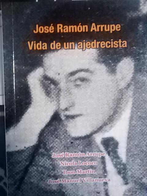 EnriqueIrakasle's tweet photo. Presentado el libro sobre la vida de nuestro compañero y amigo  Arrupe.
¿Do va la nave?
@Getxoajedrez #Getxokirolak http://t.co/NakJNjtnhY