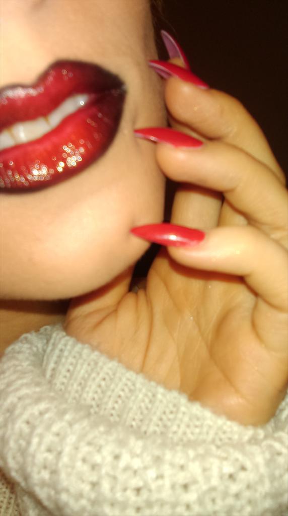 HeatherUnderw19's tweet photo. My ombre lips!! http://t.co/7j4KHs35AZ