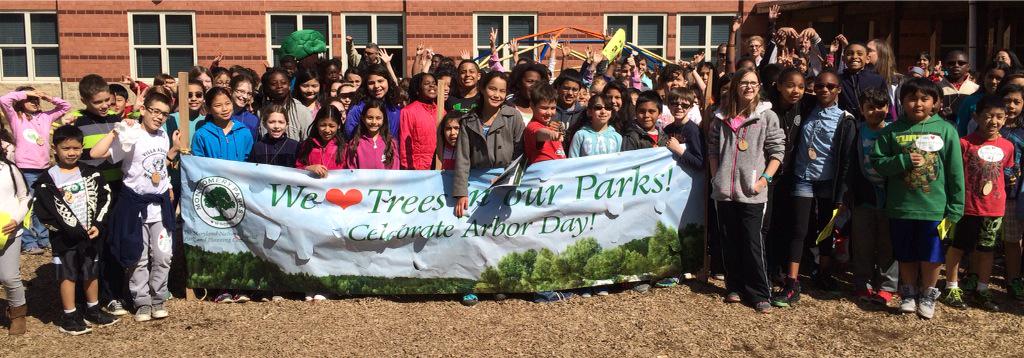 OTLS_ED's tweet photo. Arbor Day Celebration with MNCPPC at Mill Creek Towne!! http://t.co/dNlOtk70ka