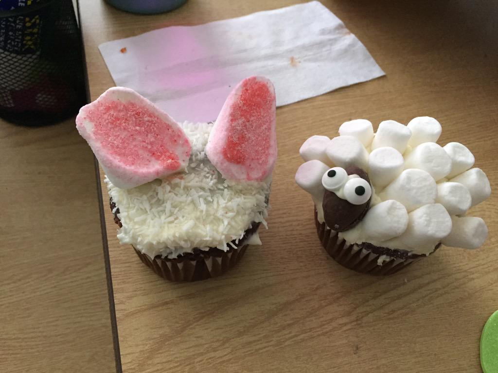 jhbayview's tweet photo. Fantastic day in class! Thank you for the cupcakes Addison,and craft donations, "open a party"! http://t.co/vfb6Rw9UX8