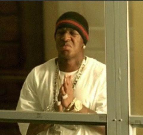 DreadHeadKINGS's tweet photo. Bird man lookin at yall tweets like... http://t.co/PRQNXUijAe http://t.co/eowvXjKLe3