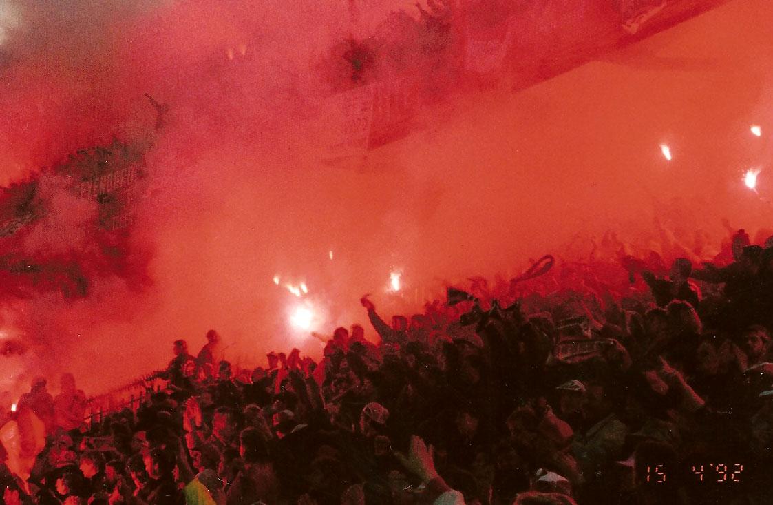 Plakplaat63's tweet photo. #ThePassion #Feyenoord #Rotterdam. http://t.co/rxp7TUXDjZ