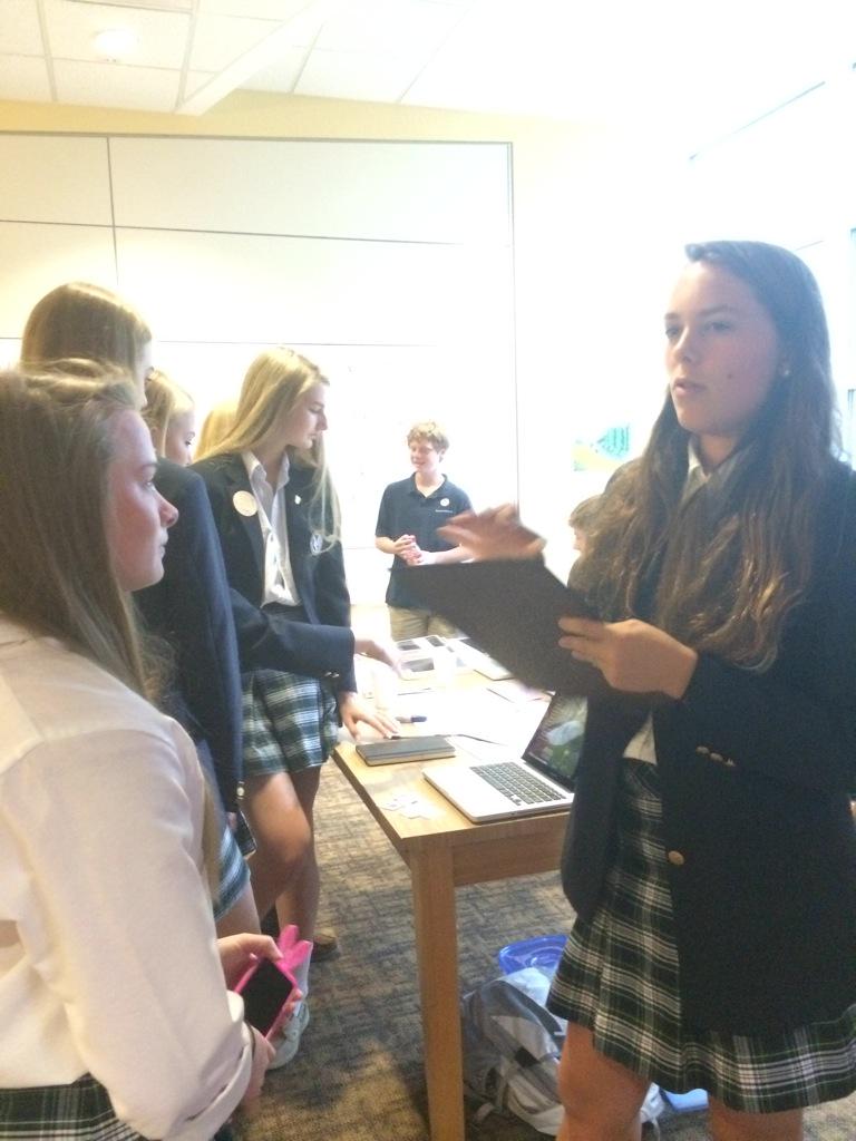 DrCoachColley's tweet photo. YOUniversity Planner helps students organize their college search-great job Mia, Grace & @gab_gonzalezzz #mvifest http://t.co/cN86XbPF9Y