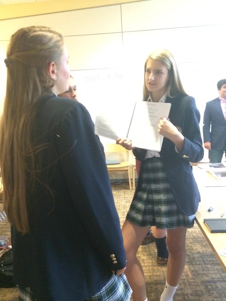DrCoachColley's tweet photo. YOUniversity Planner helps students organize their college search-great job Mia, Grace & @gab_gonzalezzz #mvifest http://t.co/cN86XbPF9Y